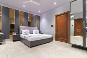Frankstay By Hotel Preet in 05 mints walking Distance Nizamuddin Railway Station